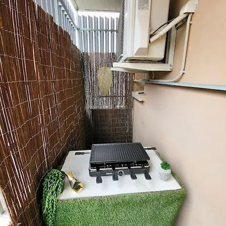 T4 Fontaine Apartment *